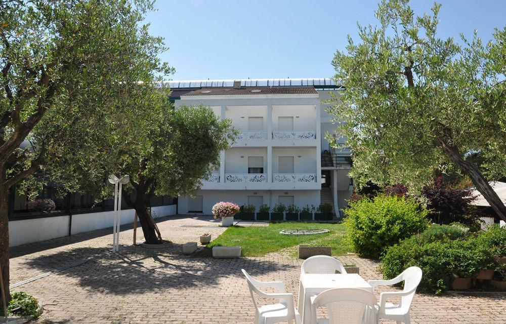 Eden Park Hotel